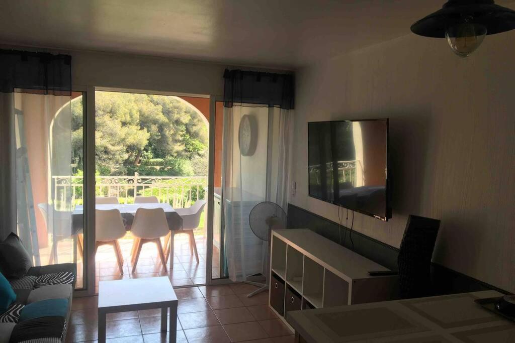 Apartment T2 Avec Piscine A 100 M De La *