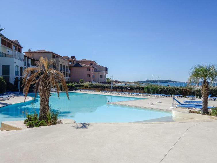 T2 Avec Piscine A 100 M De La Apartment *