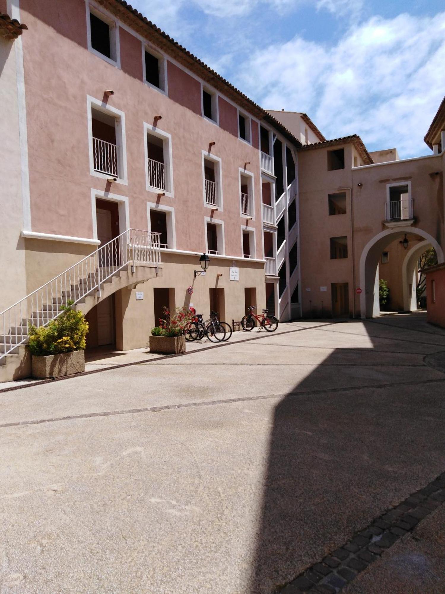 Apartment T2 Avec Piscine A 100 M De La Six-Fours-les-Plages
