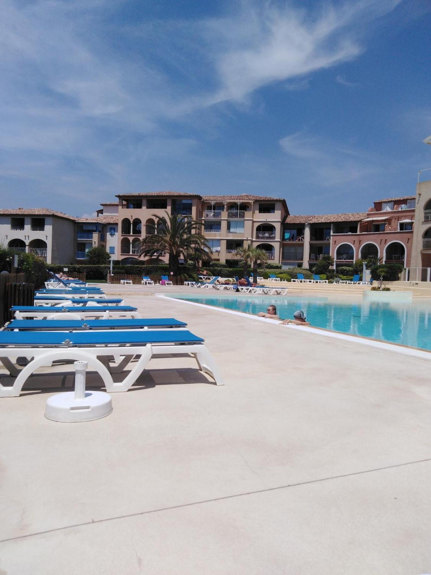 T2 Avec Piscine A 100 M De La Six-Fours-les-Plages